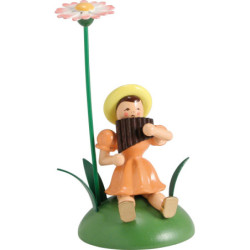 Blumenkind mit Gänseblümchen und Panflöte sitzend - 12 cm