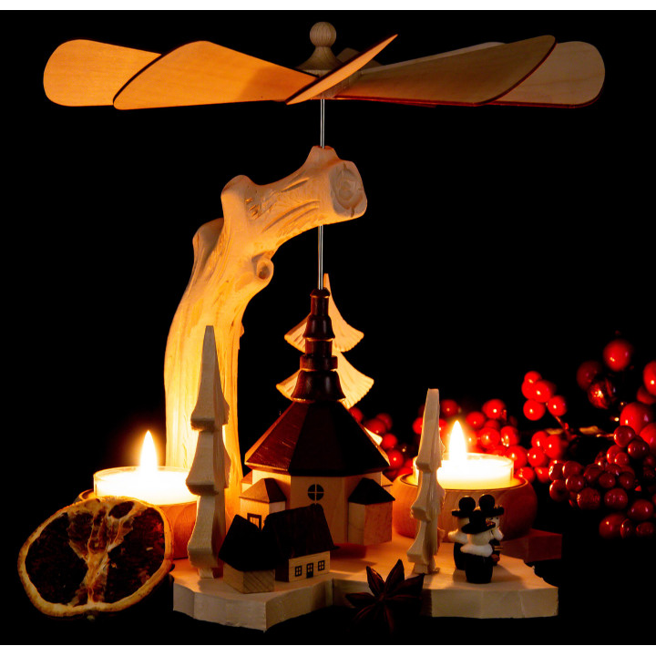 1-Tier Pyramid on Leaf - Carolers - 21 cm / 8.3 inch