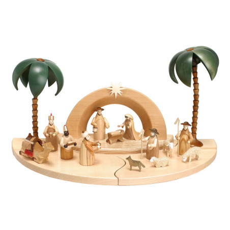 Weihnachtskrippe mit naturfarbenen Figuren
