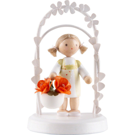 Flax Haired Children - Birthday Child with Daisies - 7,5 cm / 3 inch