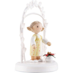 Flax Haired Children - Birthday Child with Christmas Flower - 7,5 cm / 3 inch