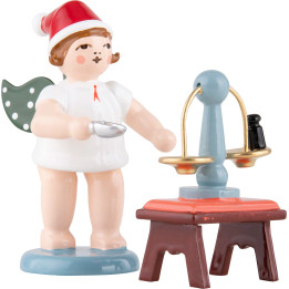 Baker Angel with Hat and Scales - 6,5 cm / 2.5 inch