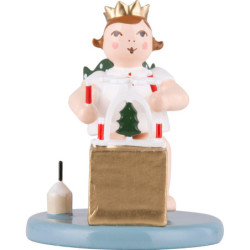 Weihnachtsengel sitzend mit Krone und Pyramide  - 6,5 cm