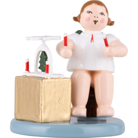Christmas Angel Sitting with Pyramid - 6,5 cm / 2.6 inch