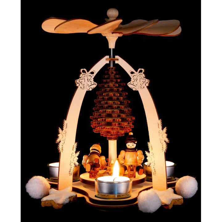 1-Tier Pyramid - Winter Children with Layered Tree - 24 cm / 9.4 inch
