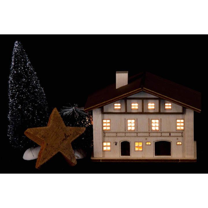 Lighted House - Mountain Farm - 8,5 cm / 3.3 inch