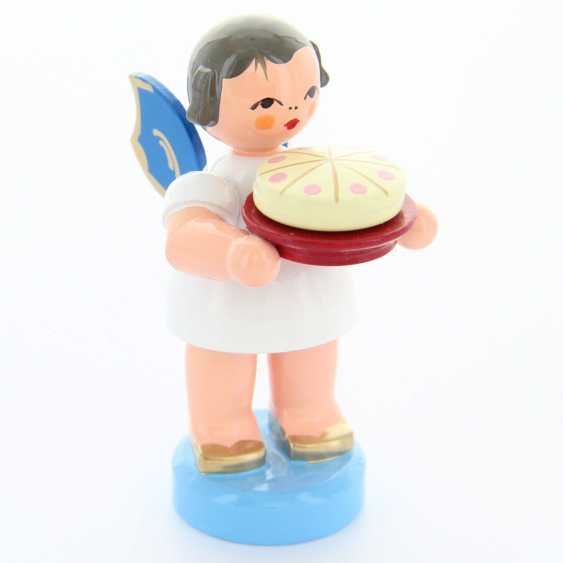 Engel mit Torte - Blaue Flügel - stehend - 6 cm