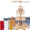 Set 3-stöckige Pyramide Heilige Geschichte und drei Packungen Kerzen rot/weiß/honigfarben