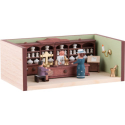 Miniaturstübchen Apotheke mit Apothekerin - 4 cm