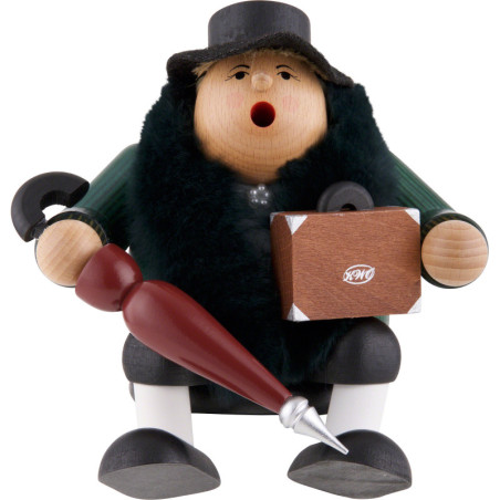 Smoker - Travelling Auntie - Shelf Sitter - 16 cm / 6,3 inch