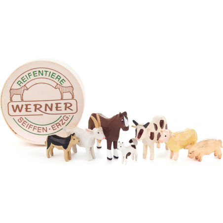 Domestic Animals in Wood Chip Box - 4 cm / 1.6 inch